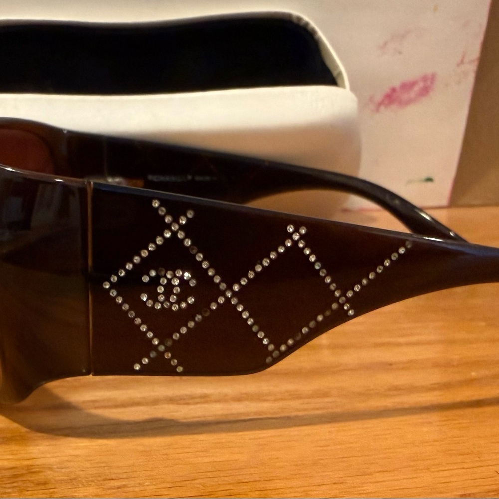 CHANEL Dark Brown Sunglasses (Y2K style) - Picture 3 of 16